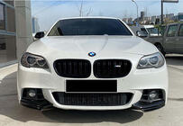 BMW 5-serien F10/F11 2010–2016 Frontläpp DPT Flap (för M-Performance, svart högglans) foto 1