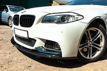 BMW 5-serien F10/F11 2010–2016 Frontläpp till främre stötfångare OmsaLine (svart) foto 3