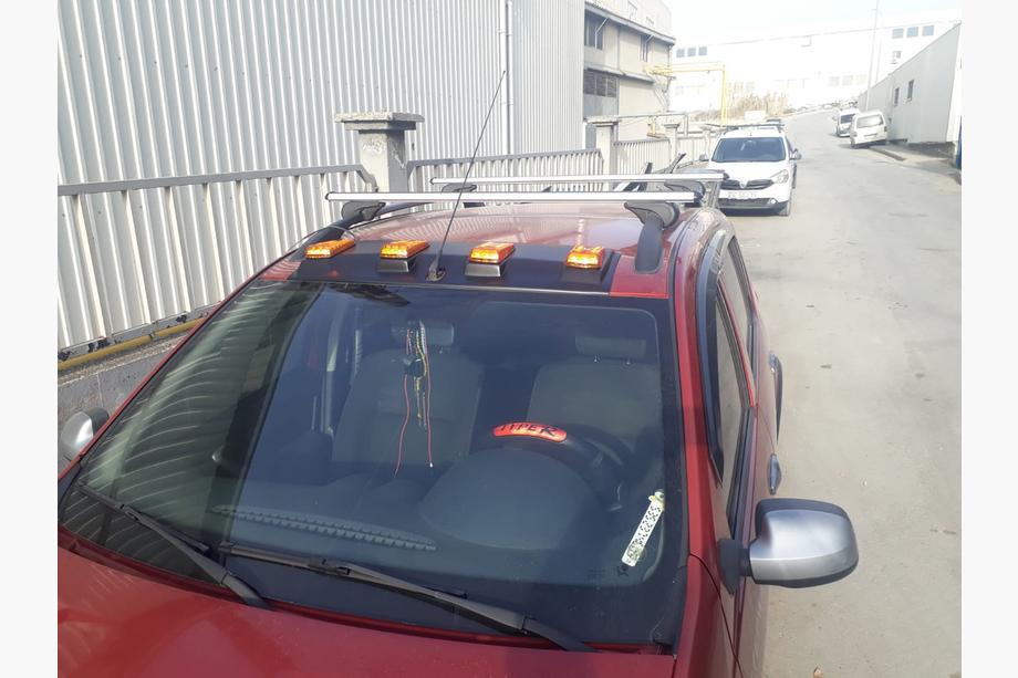 Renault Sandero 2007–2013 Solskärm för vindruta (LED, matt svart) Image