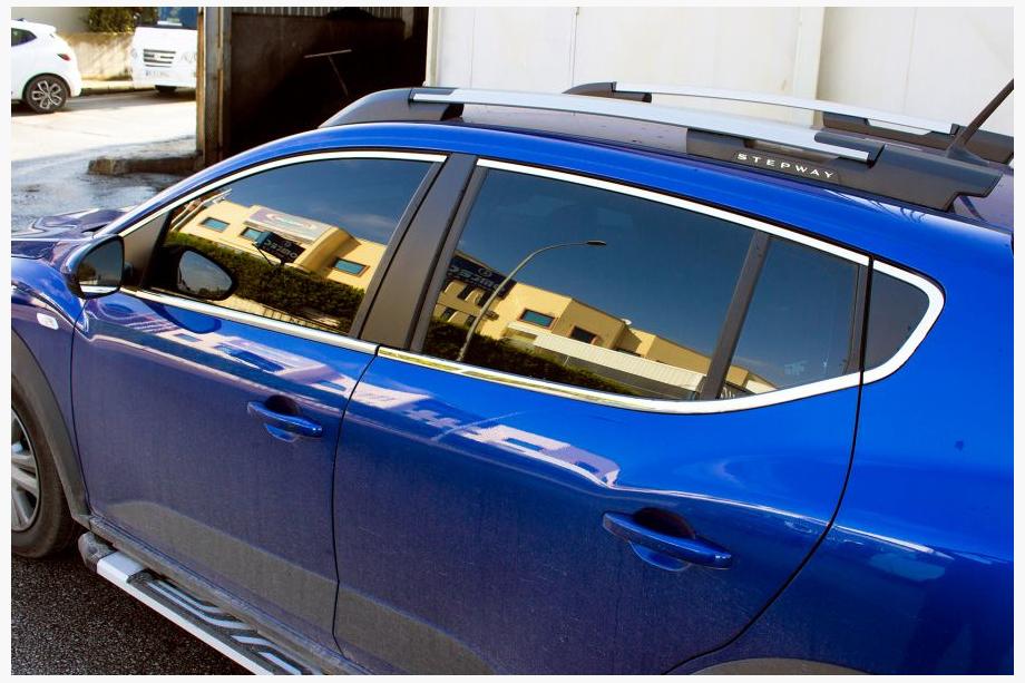 Dacia Sandero 2021– Komplett fönsterlistkit (14 st, rostfritt stål) Image