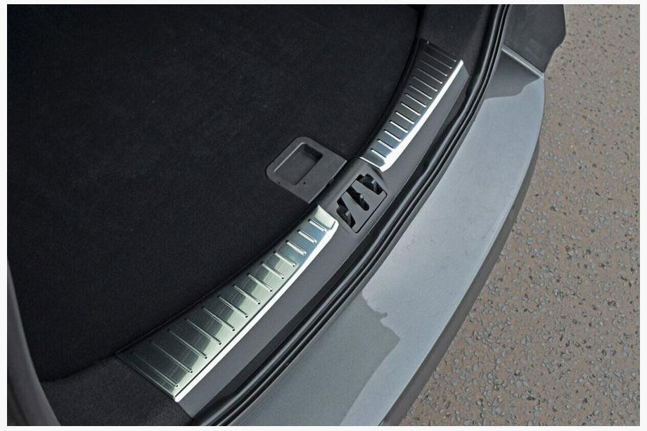 Ford Kuga/Escape 2013–2019 Lasttröskelskydd i rostfritt stål 2016-2019 (2-delat) Image
