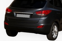 Hyundai IX-35 2010–2015 Smal kromlist ovanför registreringsskylten foto 1