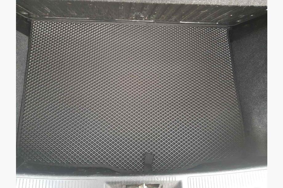 Fiat Punto Grande/EVO 2006–2018 EVA bagagerumsmatta (svart) Image