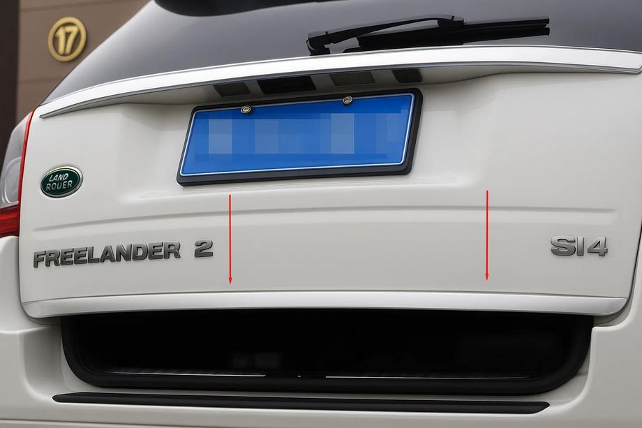 Land Rover Freelander II 2006–2014 Kromlist till baklucka (rostfritt stål) Image