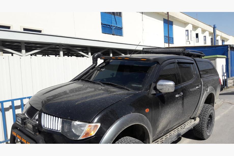 Mitsubishi L200 2015–2024 Solskärm för vindruta (Meliset LED) Image