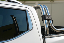 Nissan Navara/NP300 2016– Dekorlister i rostfritt stål för bakre dörrstolpar (2 st) foto 1