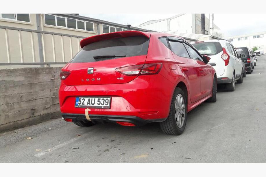 Seat Leon 2013–2020 Bakre stötfångaröverlägg (för lackering) Image