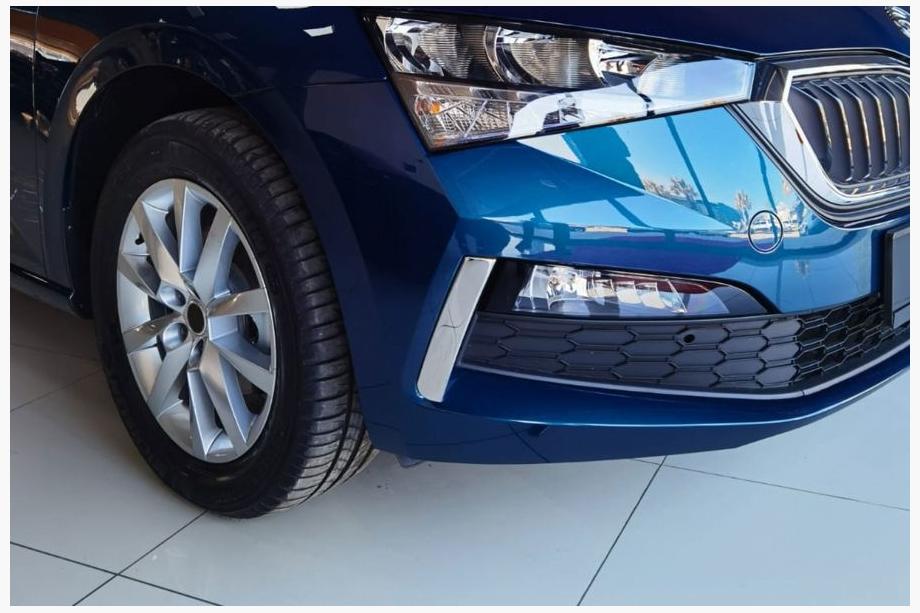 Skoda Scala 2018– Kromlister för dimljus (2 st, rostfritt stål) Image