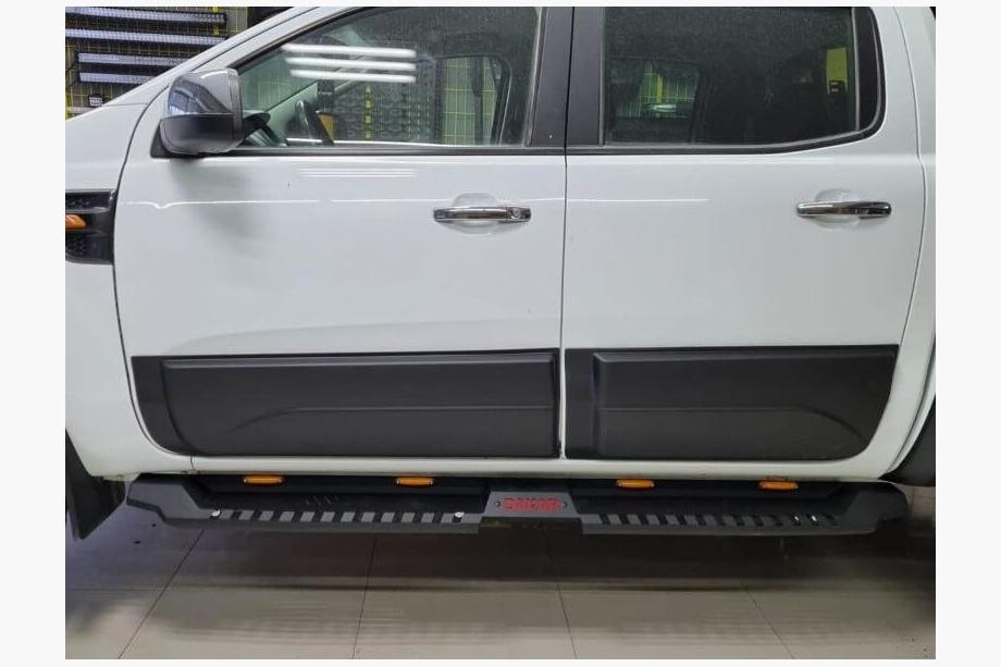 SsangYong Musso II 2018– Dörrhandtagskåpor (4 st, rostfritt stål) Image