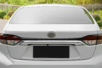 Toyota Corolla 2019– Kromlist ovanför registreringsskylten (rostfritt stål) foto 1