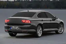Volkswagen Passat B8 2015–2023 List ovanför registreringsskylt SD (OmsaLine, rostfritt stål) foto 1