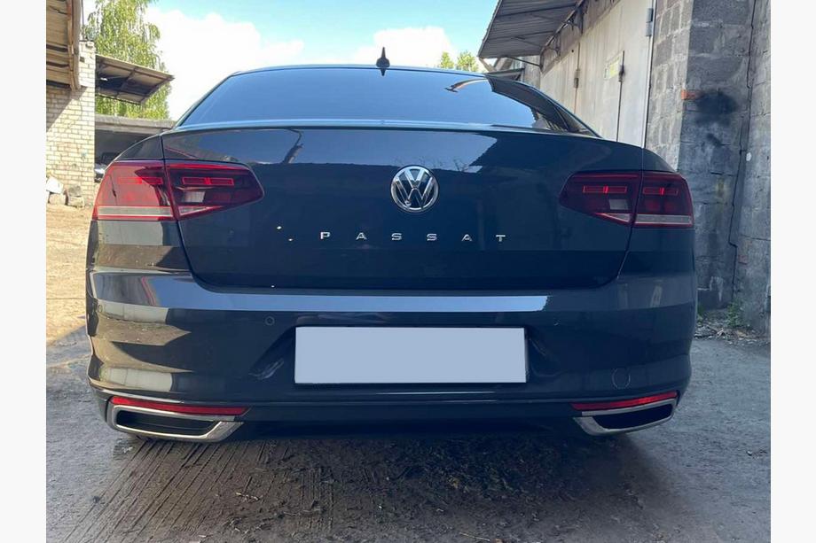 Volkswagen Passat B8 2015–2023 Avgasdekor V2 SD/SW (2019+, 3 st, rostfritt stål) Image