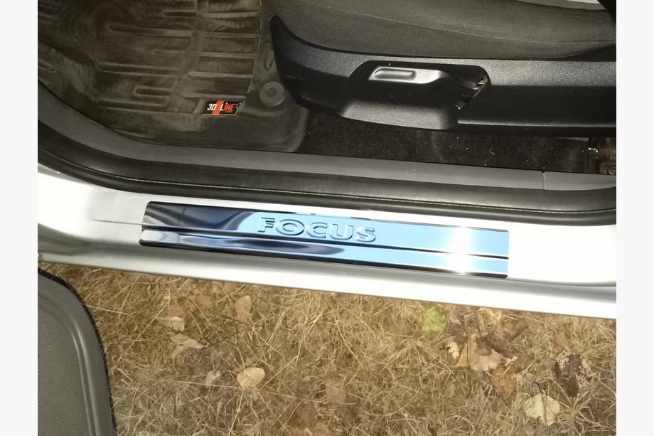 Ford Focus III 2011–2017 Instegslister Carmos V2 (4 st, rostfritt stål) Image