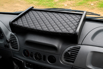 Mercedes Sprinter W901/902/903/904/905 1995–2006 Hylla till instrumentpanel (2000-2006, svart med svart söm) CDI foto 1