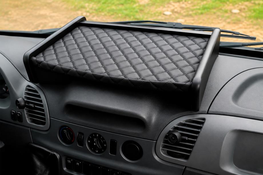 Mercedes Sprinter W901/902/903/904/905 1995–2006 Hylla till instrumentpanel (2000-2006, svart med svart söm) CDI Image