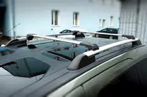 Peugeot Partner Tepee 2008–2018 Låsbara takräckesbågar för takrails Skybar V1 (2 st) foto 1