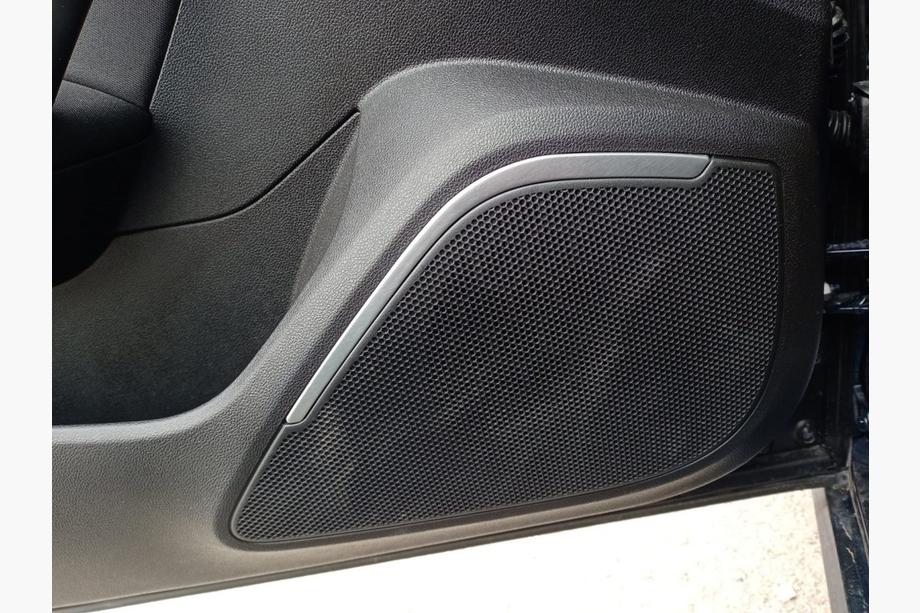 Renault Megane IV 2016–2025 Högtalargaller för kupén (2 st., rostfritt stål) Image