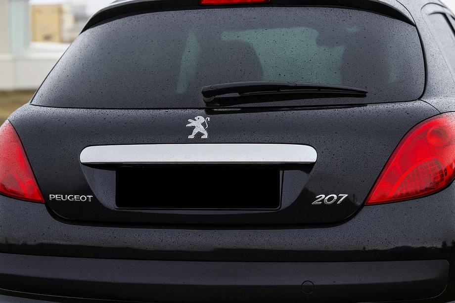 Peugeot 207 2006–2014 List ovanför registreringsskylten (rostfritt stål) Image