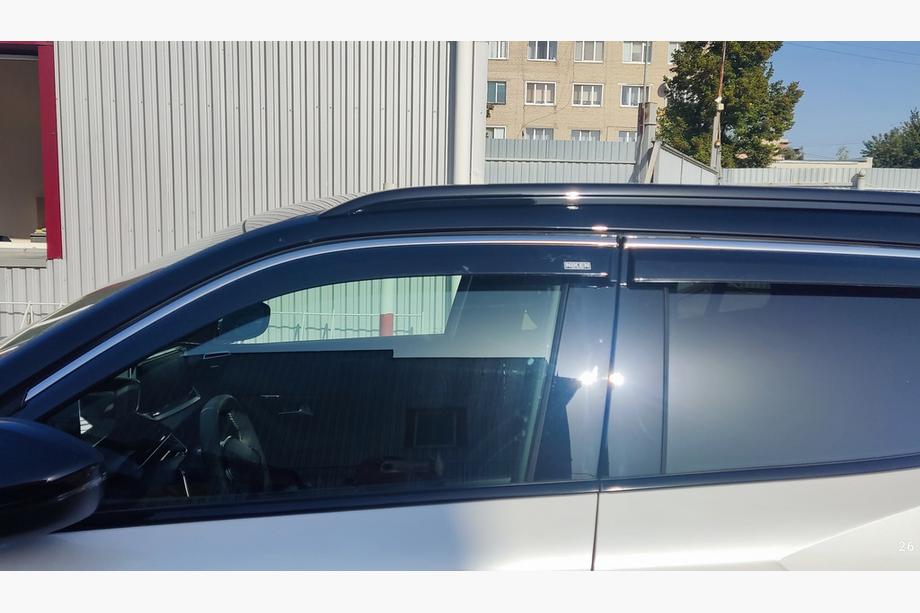 Peugeot 2008 2019– Vindavvisare med kromlist (4 st, Niken) Image