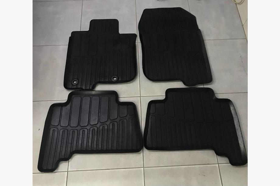 Toyota Land Cruiser Prado 150 2009–2023 Gummimattor för kupén (2013-2022, original) begagnade Image