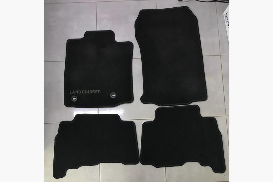 Toyota Land Cruiser Prado 150 2009–2023 Textilmattor (2013-2022, original/OEM) begagnade Image