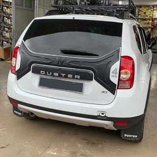 Plastlist för bagagelucka Dacia Duster 2008–2018 foto 1
