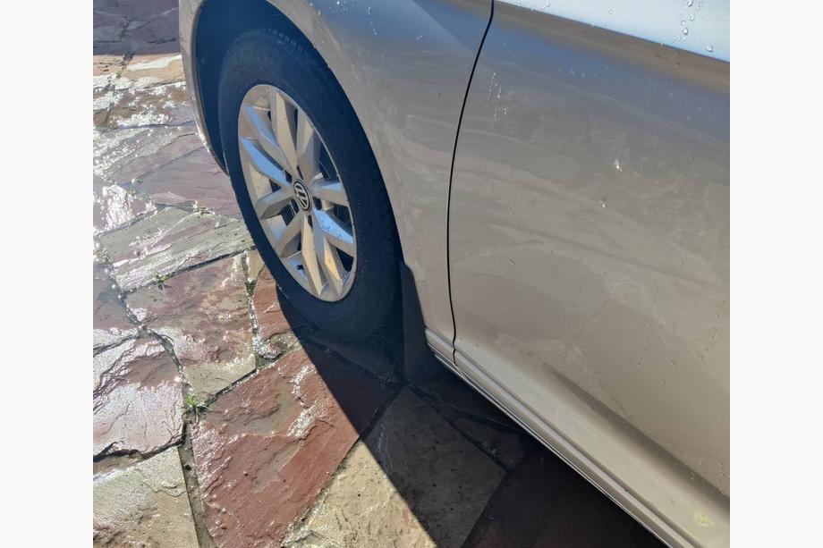 Volkswagen Passat B8 2015–2023 Stänklappar Premium 2015-2018 SD/SW (EU, 4 st) Foto 1