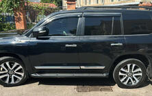Toyota Land Cruiser 200 2007–2021 Vindavvisare med kromlist (4 st, Niken) foto 2
