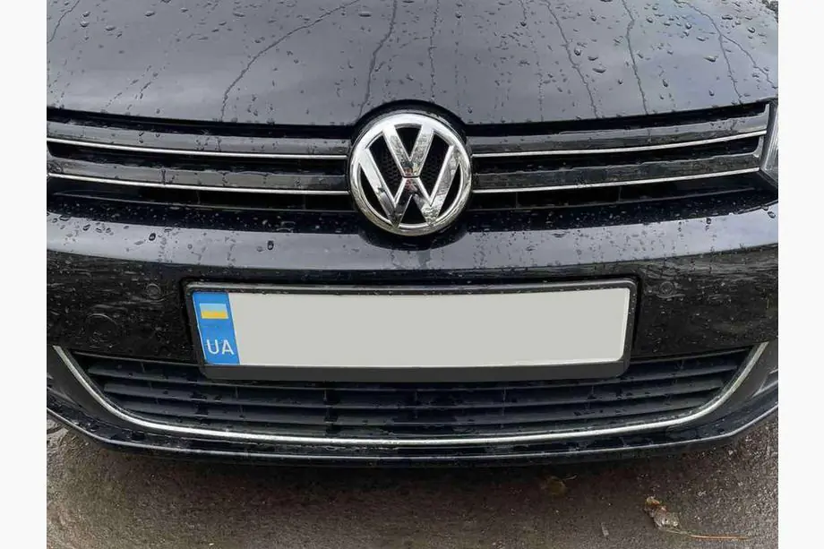 Volkswagen Golf 6 2008–2014 Främre emblem 5K0 853 601F Image