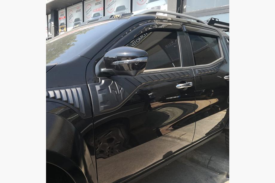 Mercedes X class 2017–2020 Övre dörrlist (6 st, ABS) Image