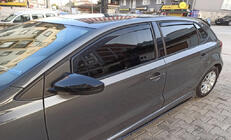 Volkswagen Polo 2010–2017 Vindavvisare till sidorutor, insticksmodell HB (Esa, 4 st) foto 1