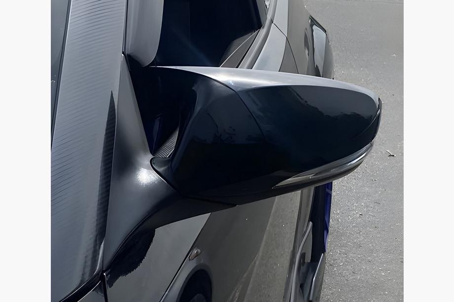 Hyundai Veloster 2011–2017 Spegelkåpor med urtag för blinkers BMW-style (2 st) Image