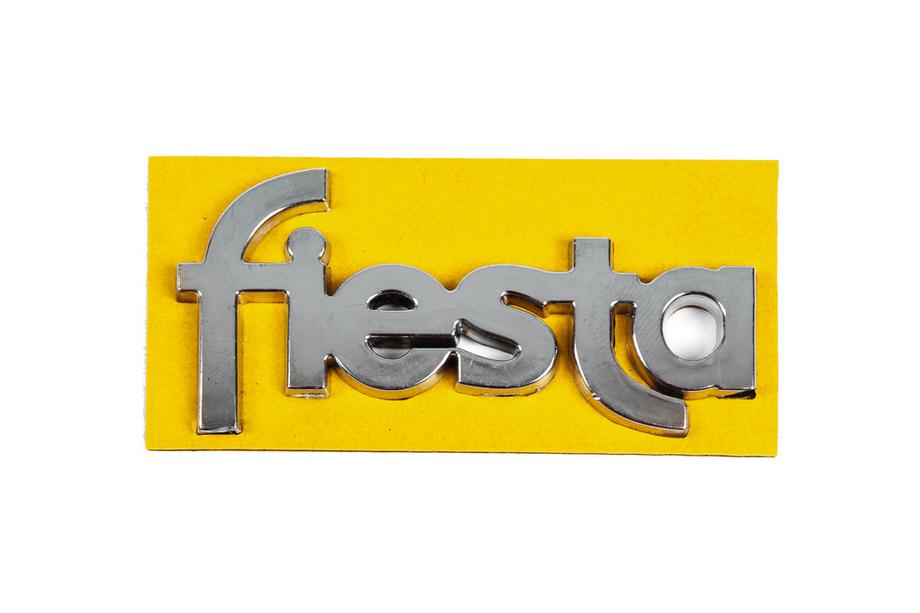Ford Fiesta 1995–2001 Fiesta 8401a emblem (69 x 35 mm, för dörr) Foto 1