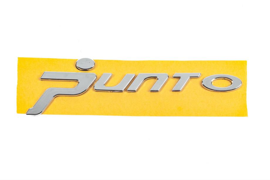 Fiat Punto Grande/EVO 2006–2018 Punto emblemtext för Grande (krom punkt, 1518) Image