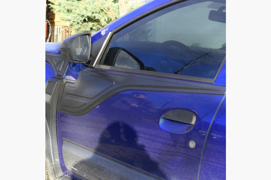 Dacia Duster 2018–2024 Övre dörrlister (4 st) Foto 3