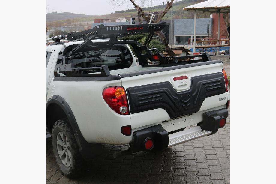 Mitsubishi L200 2006–2015 Plastlist för bagagelucka Image