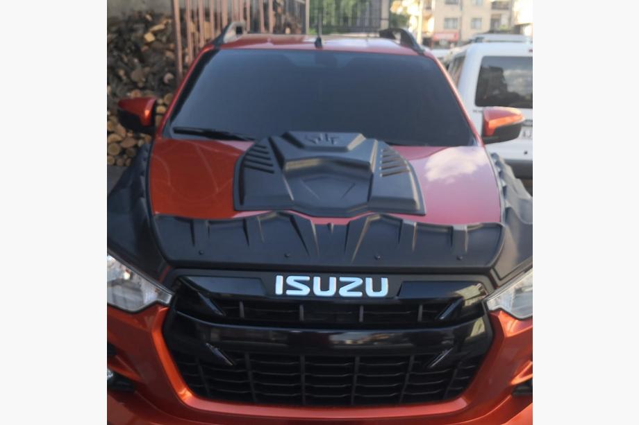 Isuzu D-Max 2019– Motorhuvskåpa (ABS) Foto 2