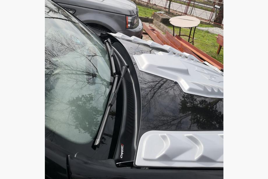 Dacia Duster 2008–2018 Kåpa till torpedplåt (ABS) Foto 1