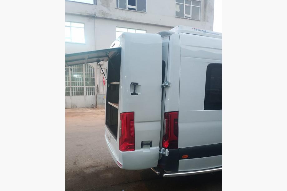 Mercedes Sprinter W907/W910 2018– Takräcke (högt tak) Foto 2