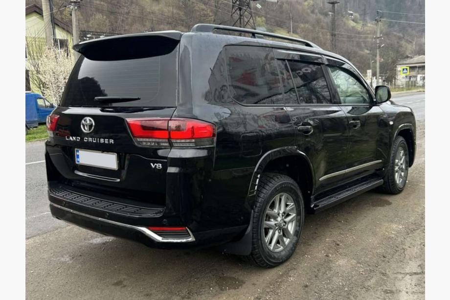 Toyota Land Cruiser 200 2007–2021 Restylingkit för LC 300 High-Line (komplett sats) Foto 6