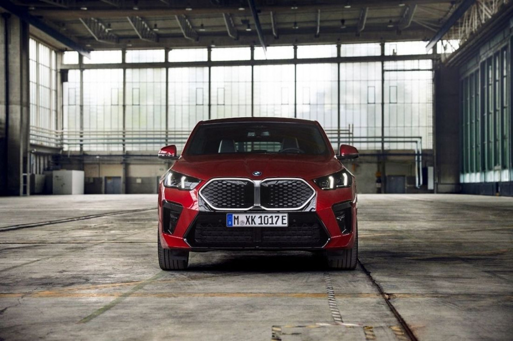 Elektrisk kompakt crossover BMW iX2