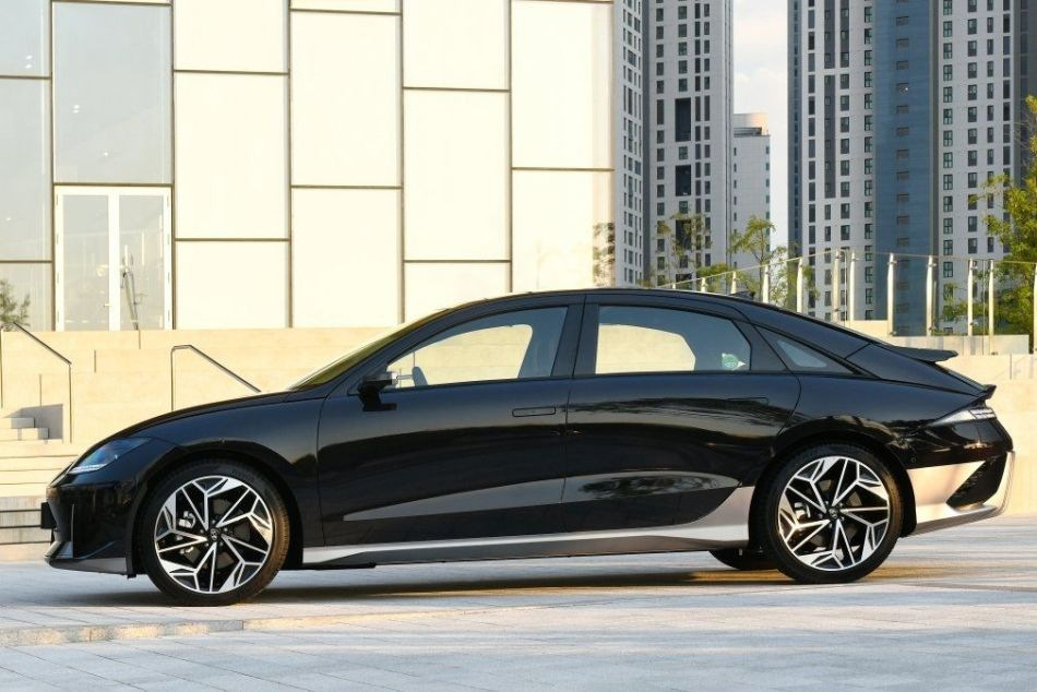 Elektriska sedanen Hyundai IONIQ 6