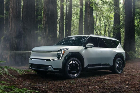 Sjüsitsig elektrisk crossover Kia EV9