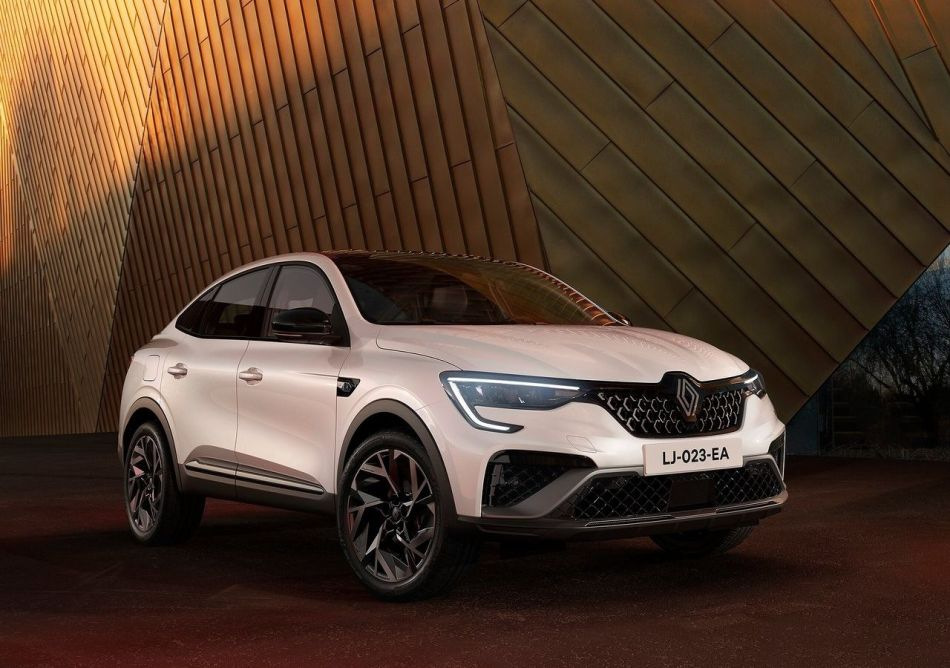 Test av uppdaterade Renault Arkana-crossovern