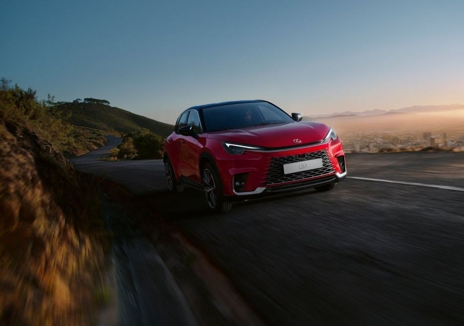 Test av den kompakta premium-crossovern Lexus LBX