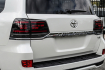 Toyota Land Cruiser 200 2007–2021 Baklyktor 2016-2021 (Sequential Red Plus) foto 1