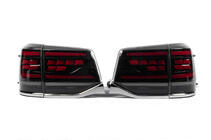 Toyota Land Cruiser 200 2007–2021 Baklyktor 2016-2021 (Sequential Red Plus) foto 3