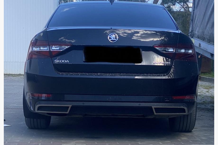 Skoda Superb 2015–2024 Carmos stötfångarändstycken (3 st, rostfritt stål) Foto 3