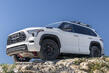 Tredje generationen av SUV:en Toyota Sequoia foto 2