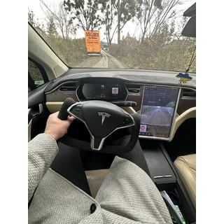 Ratt i roderdesign (Alcantara, med värme) Tesla Model X 2015– foto 2